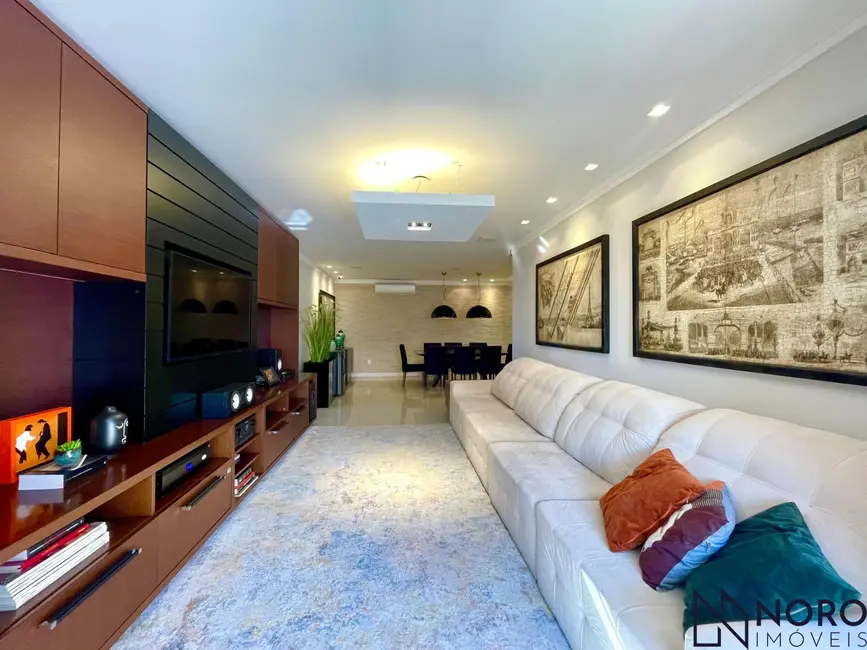 Foto 4 de Apartamento com 3 quartos à venda, 142m2 em Nossa Senhora de Lourdes, Santa Maria - RS