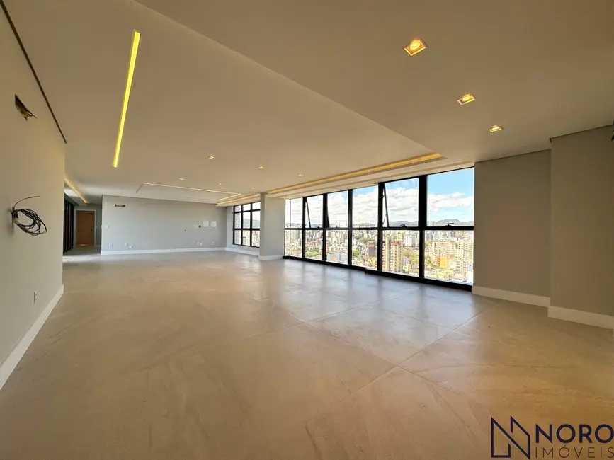 Foto 5 de Cobertura com 4 quartos à venda, 395m2 em Nossa Senhora Medianeira, Santa Maria - RS