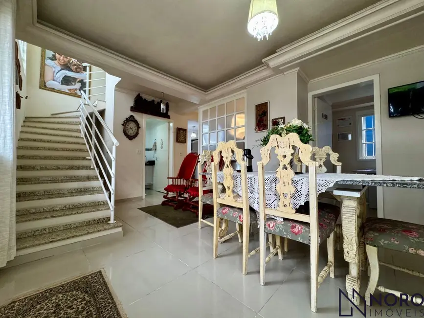 Casa com 3 quartos à venda, 146m2 em Nossa Senhora do Rosário, Santa Maria - RS - imagem 6 Foto 6 de Casa com 3 quartos à venda, 146m2 em Nossa Senhora do Rosário, Santa Maria - RS