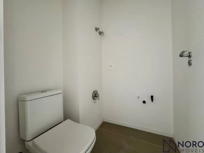 Foto 9 de Apartamento com 3 quartos à venda, 135m2 em Nossa Senhora de Lourdes, Santa Maria - RS