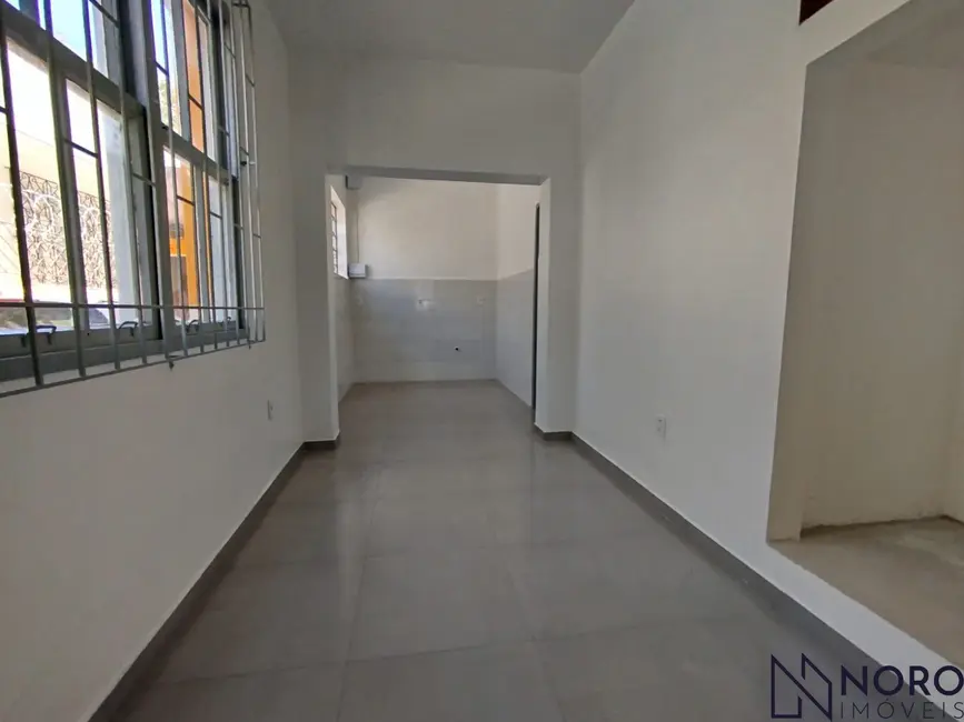 Foto 2 de Casa com 3 quartos para alugar, 100m2 em Nossa Senhora de Fátima, Santa Maria - RS