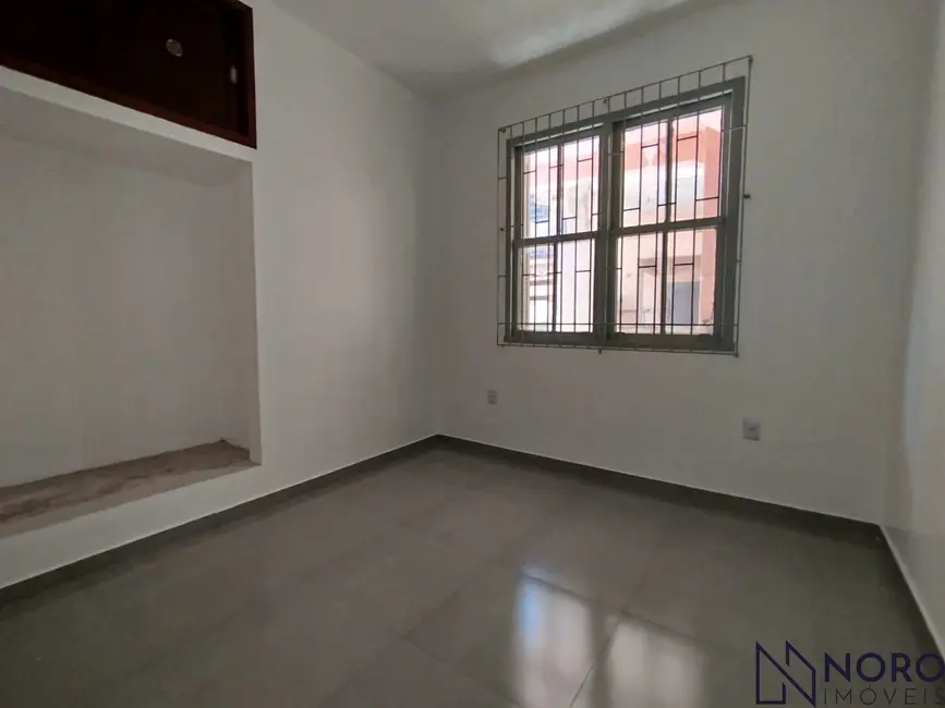 Foto 4 de Casa com 3 quartos para alugar, 100m2 em Nossa Senhora de Fátima, Santa Maria - RS