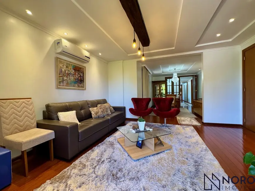 Foto 4 de Apartamento com 3 quartos à venda, 189m2 em Nossa Senhora de Lourdes, Santa Maria - RS