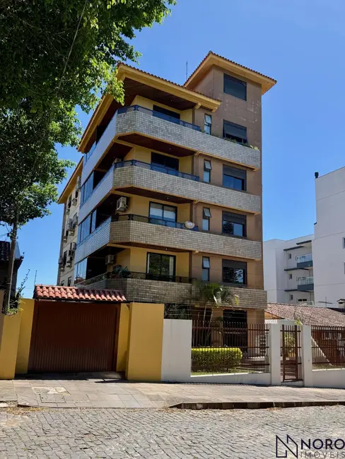 Foto 2 de Apartamento com 3 quartos à venda, 189m2 em Nossa Senhora de Lourdes, Santa Maria - RS