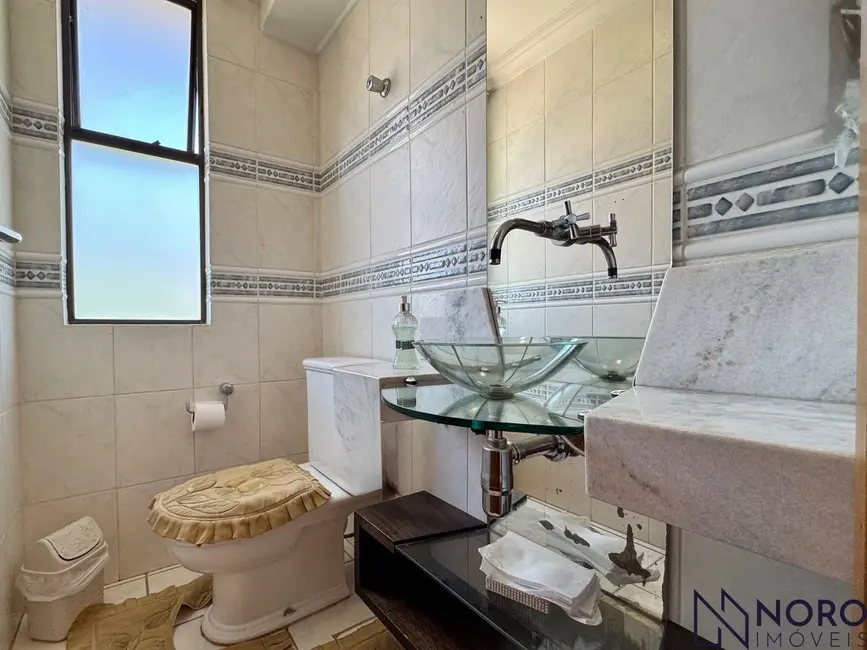 Foto 9 de Apartamento com 3 quartos à venda, 189m2 em Nossa Senhora de Lourdes, Santa Maria - RS