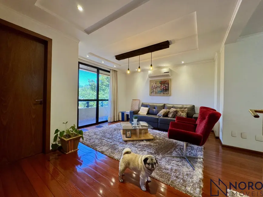 Foto 5 de Apartamento com 3 quartos à venda, 189m2 em Nossa Senhora de Lourdes, Santa Maria - RS