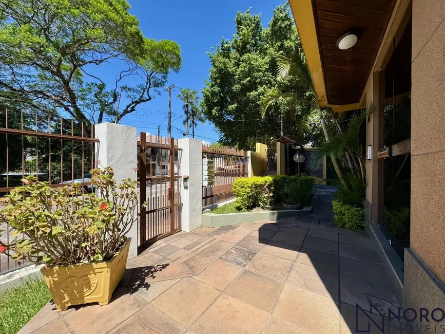 Foto 3 de Apartamento com 3 quartos à venda, 189m2 em Nossa Senhora de Lourdes, Santa Maria - RS