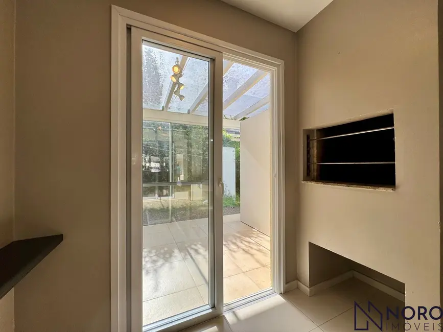 Foto 9 de Casa com 3 quartos para alugar, 138m2 em São José, Santa Maria - RS