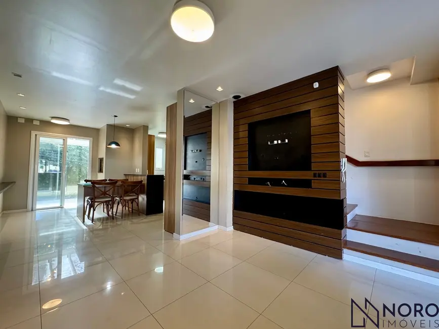 Foto 4 de Casa com 3 quartos para alugar, 138m2 em São José, Santa Maria - RS