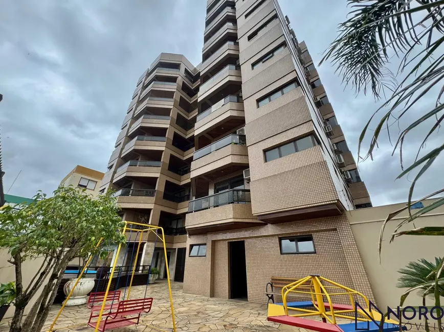 Foto 2 de Apartamento com 3 quartos à venda, 194m2 em Centro, Santa Maria - RS