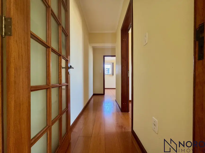 Apartamento com 2 quartos à venda, 84m2 em Centro, Santa Maria - RS - imagem 9 Foto 9 de Apartamento com 2 quartos à venda, 84m2 em Centro, Santa Maria - RS