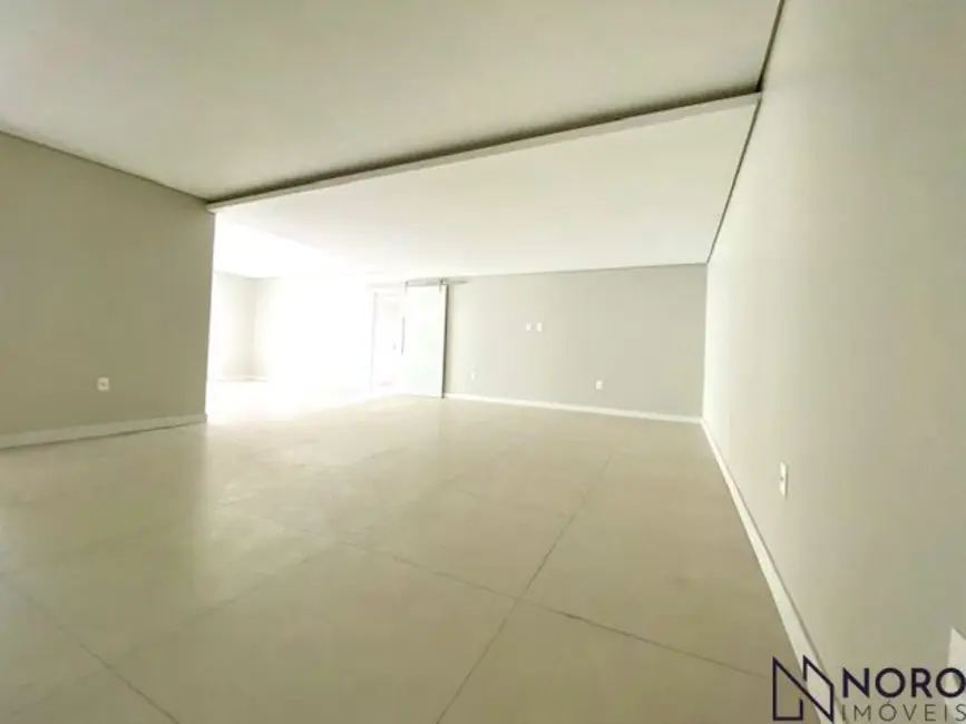 Foto 5 de Apartamento com 3 quartos à venda, 221m2 em Nossa Senhora de Lourdes, Santa Maria - RS