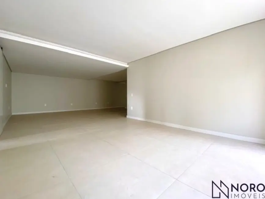 Foto 8 de Apartamento com 3 quartos à venda, 221m2 em Nossa Senhora de Lourdes, Santa Maria - RS