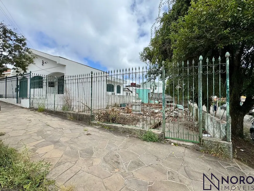 Foto 1 de Terreno / Lote à venda, 253m2 em Menino Jesus, Santa Maria - RS