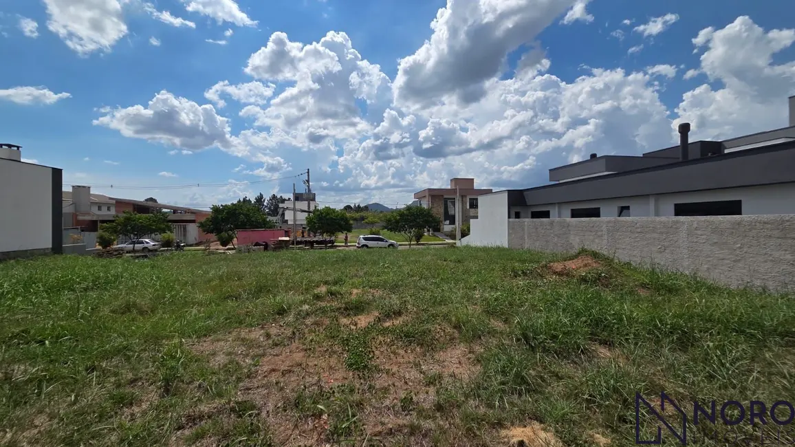 Foto 1 de Terreno / Lote à venda, 417m2 em Camobi, Santa Maria - RS