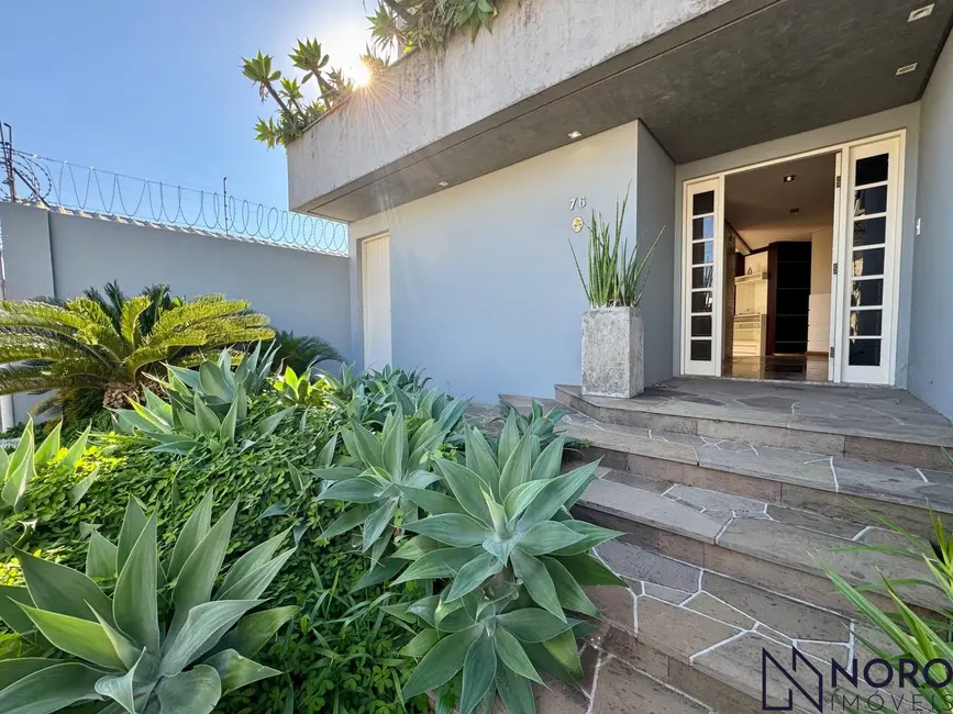 Foto 4 de Casa com 4 quartos à venda, 300m2 em Noal, Santa Maria - RS