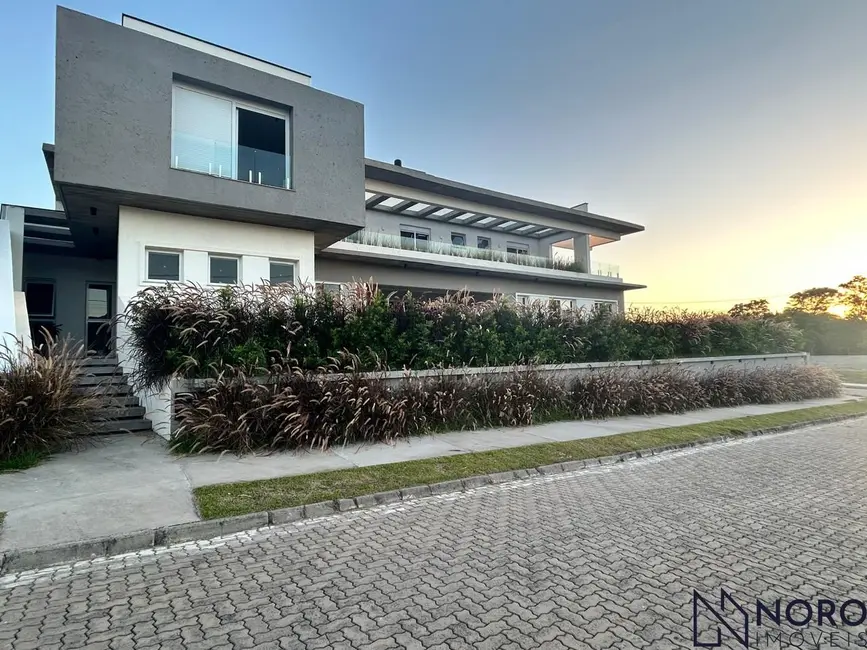 Foto 1 de Casa com 4 quartos à venda, 362m2 em São José, Santa Maria - RS