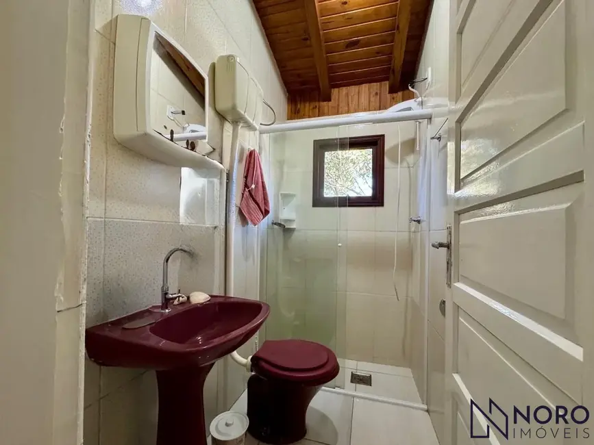 Casa com 4 quartos à venda, 130m2 em Centro, Itaara - RS - imagem 8 Foto 8 de Casa com 4 quartos à venda, 130m2 em Centro, Itaara - RS
