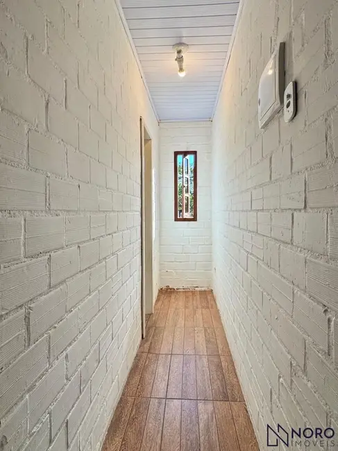 Casa com 4 quartos à venda, 130m2 em Centro, Itaara - RS - imagem 6 Foto 6 de Casa com 4 quartos à venda, 130m2 em Centro, Itaara - RS
