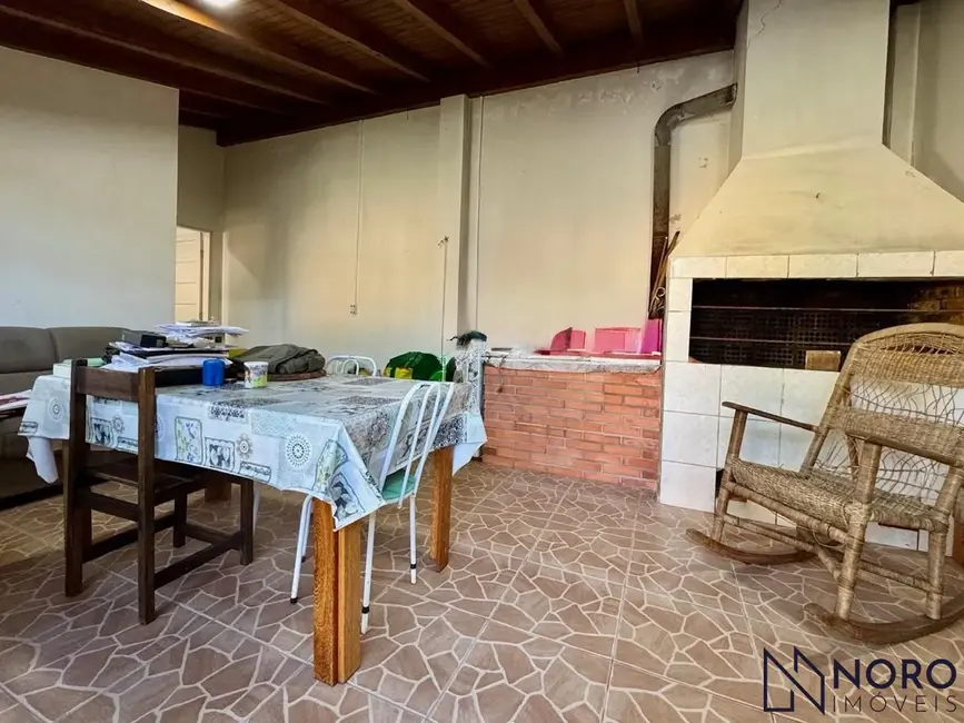 Casa com 4 quartos à venda, 130m2 em Centro, Itaara - RS - imagem 5 Foto 5 de Casa com 4 quartos à venda, 130m2 em Centro, Itaara - RS
