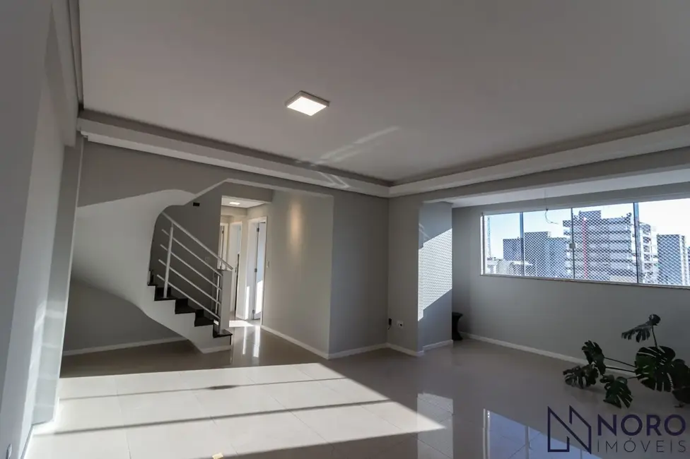 Foto 3 de Cobertura com 4 quartos à venda, 182m2 em Centro, Santa Maria - RS