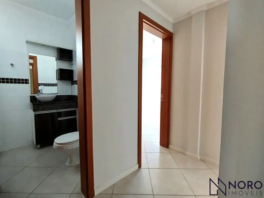 Foto 9 de Apartamento com 2 quartos para alugar, 79m2 em Nossa Senhora de Fátima, Santa Maria - RS