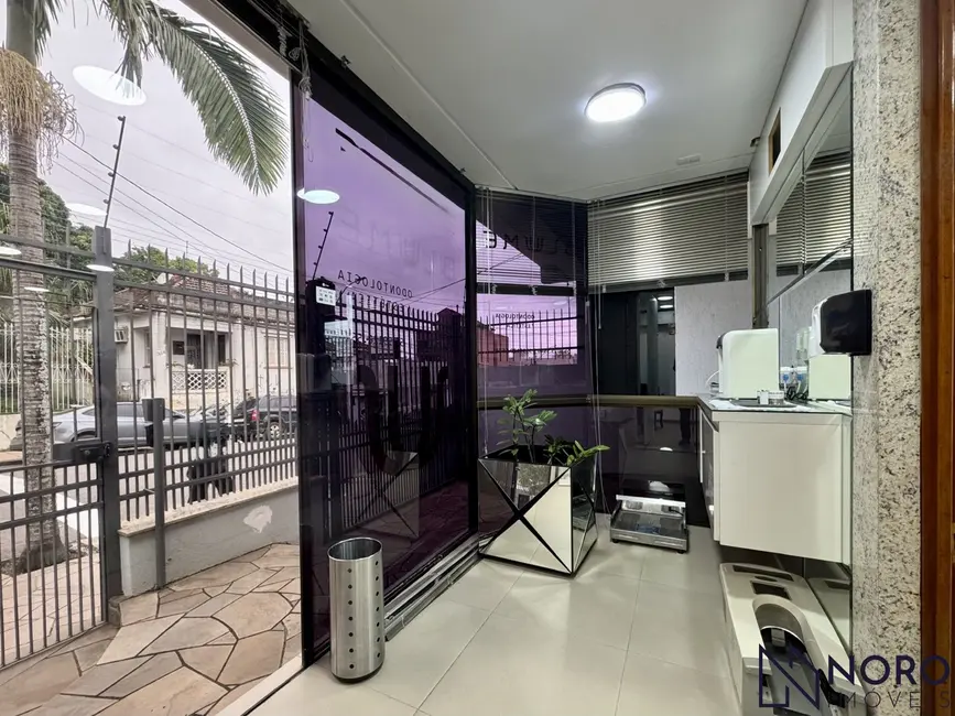 Foto 3 de Sala Comercial com 5 quartos para alugar, 180m2 em Nossa Senhora de Fátima, Santa Maria - RS