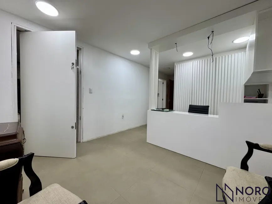 Foto 5 de Sala Comercial com 5 quartos para alugar, 180m2 em Nossa Senhora de Fátima, Santa Maria - RS