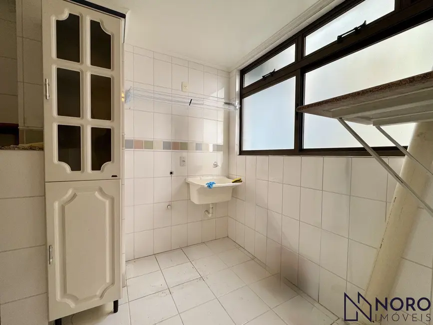 Apartamento com 2 quartos para alugar, 91m2 em Centro, Santa Maria - RS - imagem 9 Foto 9 de Apartamento com 2 quartos para alugar, 91m2 em Centro, Santa Maria - RS