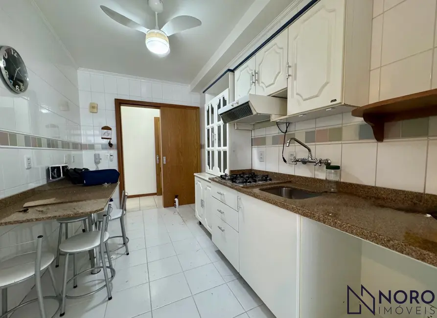 Apartamento com 2 quartos para alugar, 91m2 em Centro, Santa Maria - RS - imagem 8 Foto 8 de Apartamento com 2 quartos para alugar, 91m2 em Centro, Santa Maria - RS