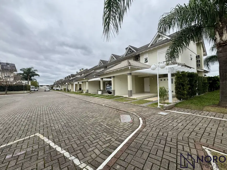 Foto 2 de Casa com 3 quartos à venda, 172m2 em São José, Santa Maria - RS