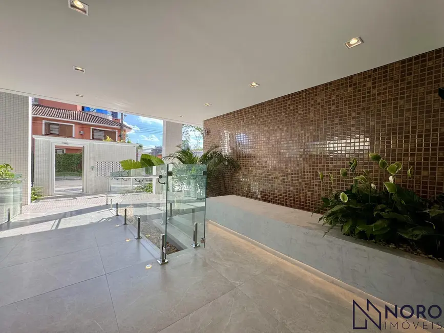 Foto 6 de Apartamento com 3 quartos à venda, 156m2 em Nossa Senhora de Lourdes, Santa Maria - RS
