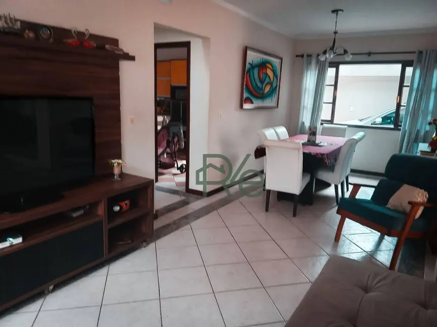 Foto 9 de Sobrado com 5 quartos à venda e para alugar, 303m2 em Parque das Palmeiras, Angra Dos Reis - RJ