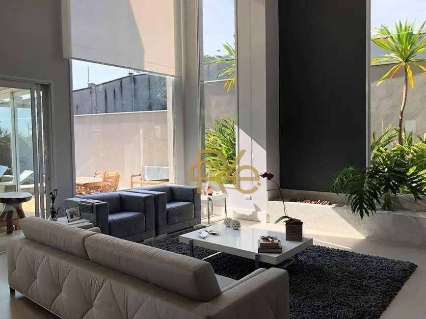 Casa de Condomínio com 5 quartos à venda, 593m2 em Chácara dos Lagos, Carapicuiba - SP - imagem 8 Foto 8 de Casa de Condomínio com 5 quartos à venda, 593m2 em Chácara dos Lagos, Carapicuiba - SP