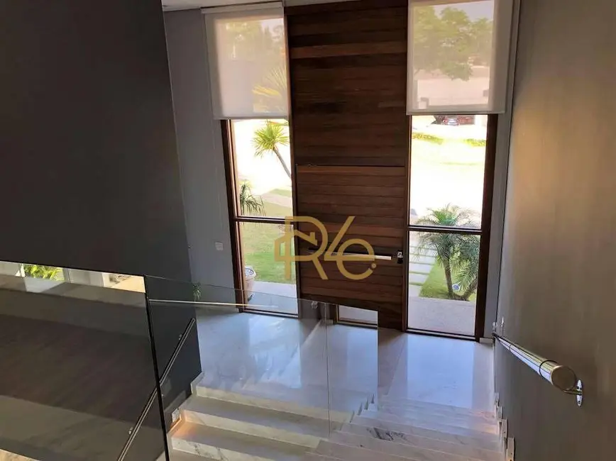 Casa de Condomínio com 5 quartos à venda, 593m2 em Chácara dos Lagos, Carapicuiba - SP - imagem 5 Foto 5 de Casa de Condomínio com 5 quartos à venda, 593m2 em Chácara dos Lagos, Carapicuiba - SP