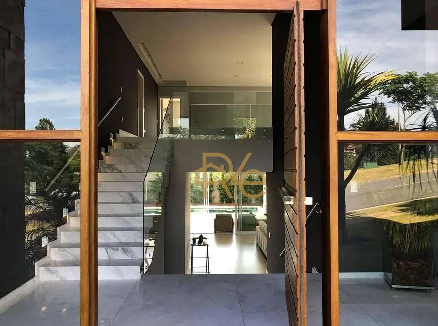 Casa de Condomínio com 5 quartos à venda, 593m2 em Chácara dos Lagos, Carapicuiba - SP - imagem 4 Foto 4 de Casa de Condomínio com 5 quartos à venda, 593m2 em Chácara dos Lagos, Carapicuiba - SP