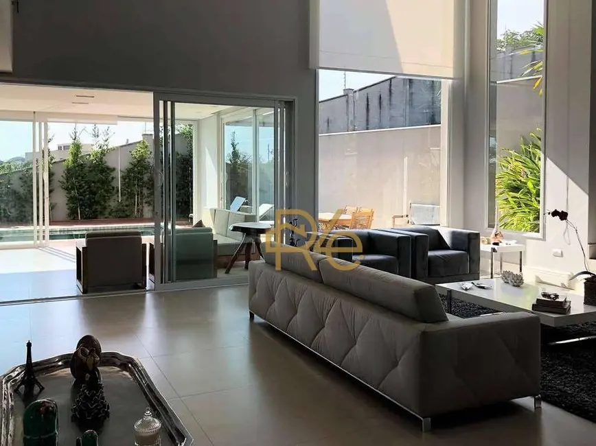Casa de Condomínio com 5 quartos à venda, 593m2 em Chácara dos Lagos, Carapicuiba - SP - imagem 7 Foto 7 de Casa de Condomínio com 5 quartos à venda, 593m2 em Chácara dos Lagos, Carapicuiba - SP