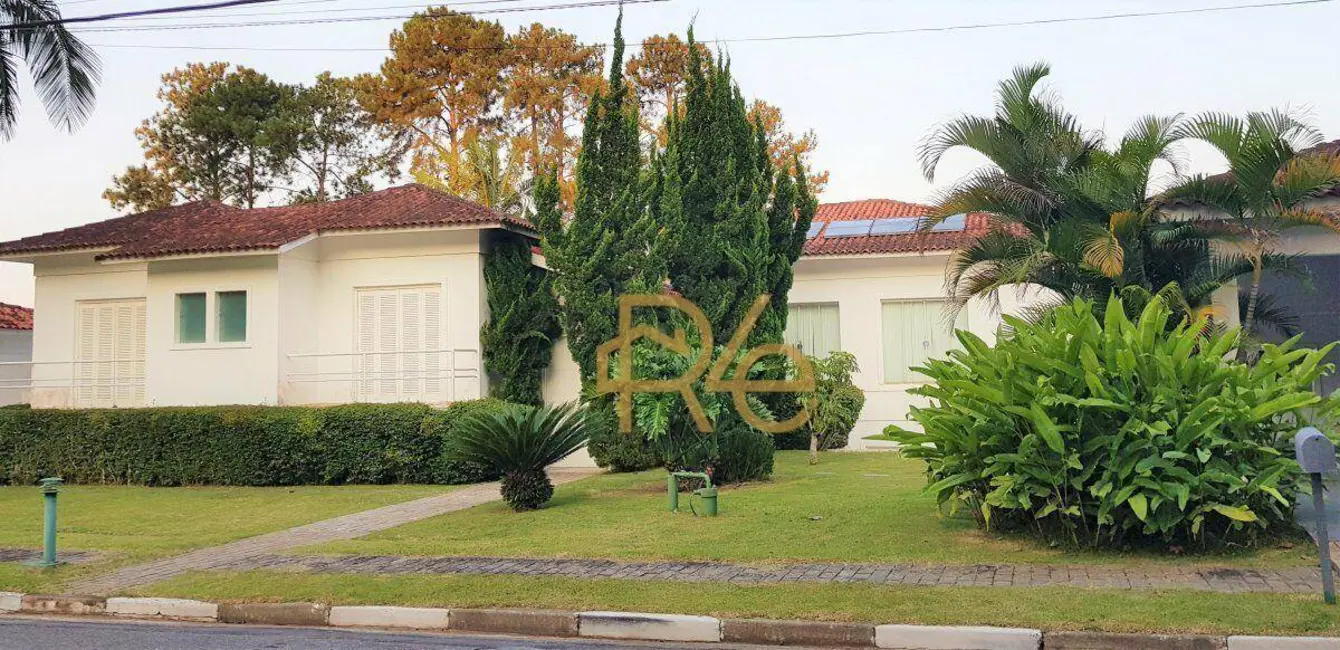 Casa de Condomínio com 6 quartos à venda, 1600m2 em Cotia - SP - imagem 2 Foto 2 de Casa de Condomínio com 6 quartos à venda, 1600m2 em Cotia - SP