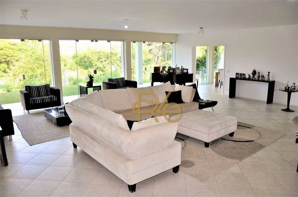 Casa de Condomínio com 6 quartos à venda, 1600m2 em Cotia - SP - imagem 3 Foto 3 de Casa de Condomínio com 6 quartos à venda, 1600m2 em Cotia - SP