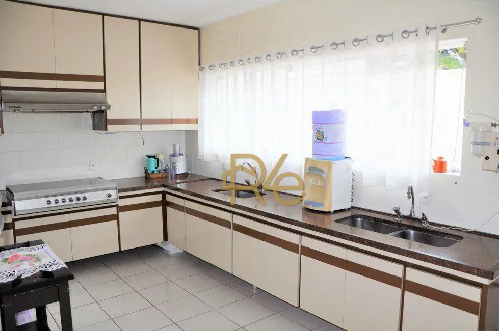 Casa de Condomínio com 6 quartos à venda, 1600m2 em Cotia - SP - imagem 7 Foto 7 de Casa de Condomínio com 6 quartos à venda, 1600m2 em Cotia - SP