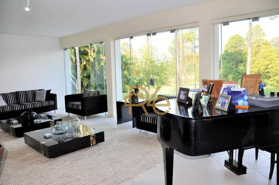 Casa de Condomínio com 6 quartos à venda, 1600m2 em Cotia - SP - imagem 6 Foto 6 de Casa de Condomínio com 6 quartos à venda, 1600m2 em Cotia - SP