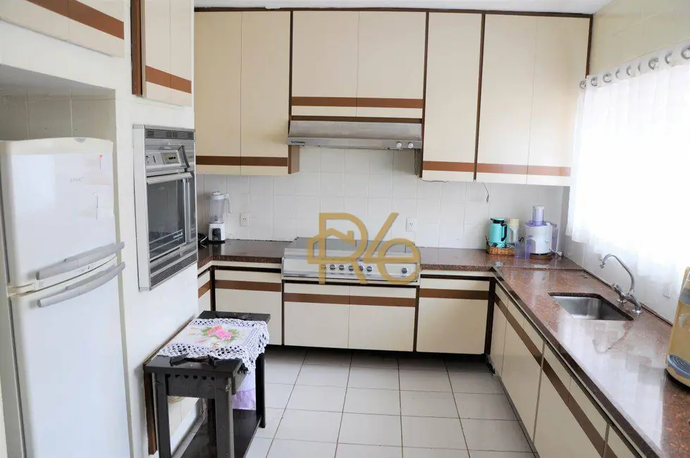 Casa de Condomínio com 6 quartos à venda, 1600m2 em Cotia - SP - imagem 8 Foto 8 de Casa de Condomínio com 6 quartos à venda, 1600m2 em Cotia - SP