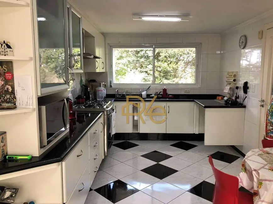 Casa de Condomínio com 4 quartos à venda, 4250m2 em Parque Primavera, Carapicuiba - SP - imagem 6 Foto 6 de Casa de Condomínio com 4 quartos à venda, 4250m2 em Parque Primavera, Carapicuiba - SP