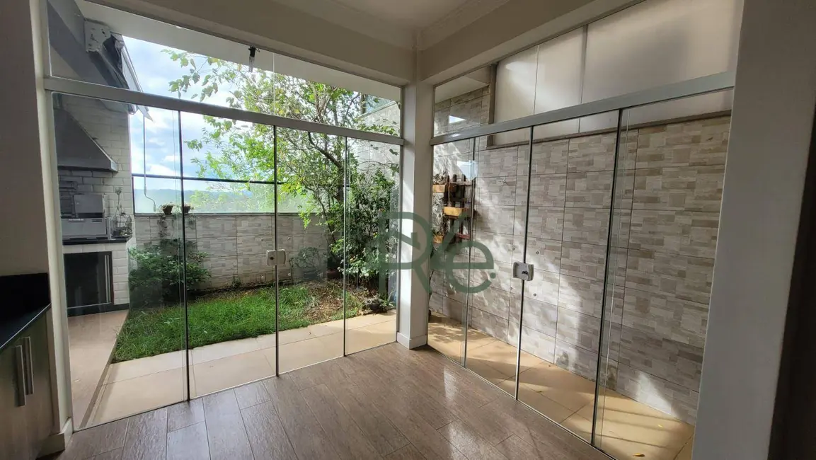 Foto 5 de Casa de Condomínio com 3 quartos à venda, 125m2 em Jardim São Vicente, Cotia - SP