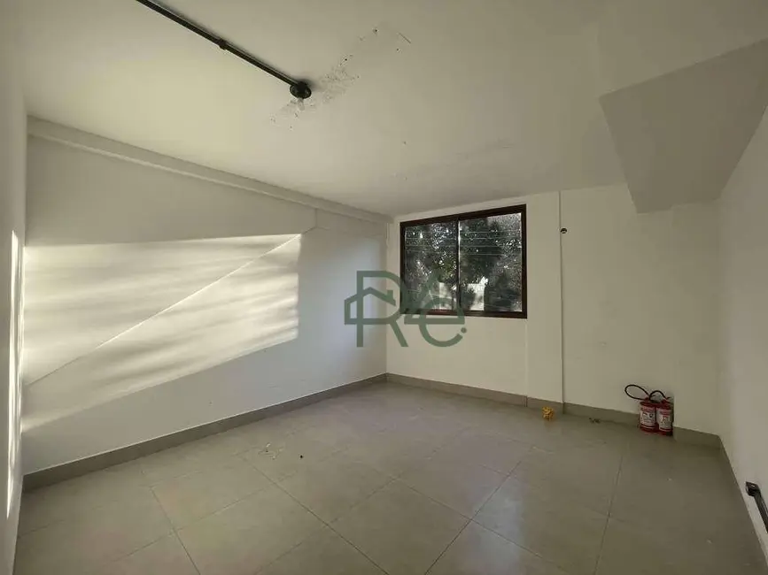 Foto 5 de Sala Comercial à venda e para alugar, 176m2 em Vila Santo Antônio, Cotia - SP