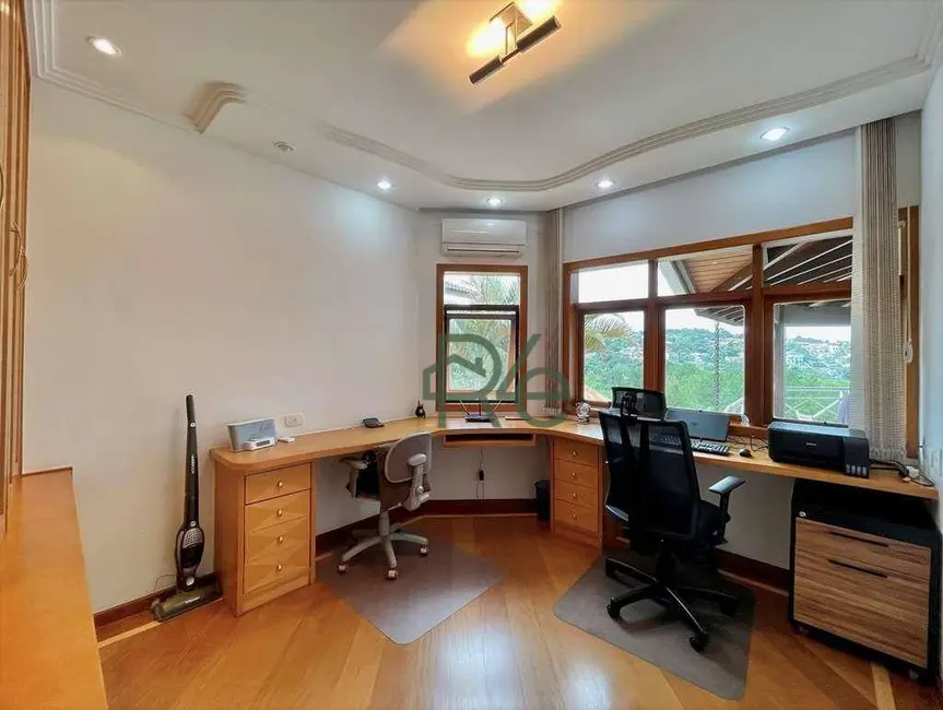 Casa de Condomínio com 4 quartos à venda, 1015m2 em Residencial Euroville, Carapicuiba - SP - imagem 8 Foto 8 de Casa de Condomínio com 4 quartos à venda, 1015m2 em Residencial Euroville, Carapicuiba - SP