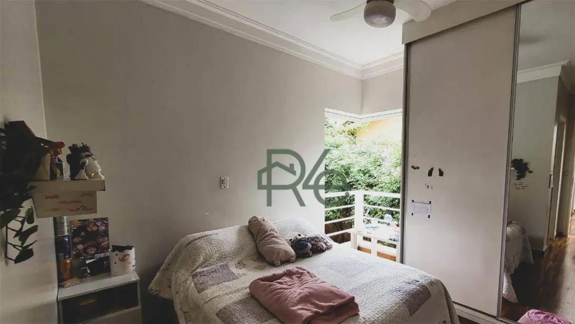 Foto 3 de Casa de Condomínio com 3 quartos à venda, 850m2 em Jardim São Vicente, Cotia - SP