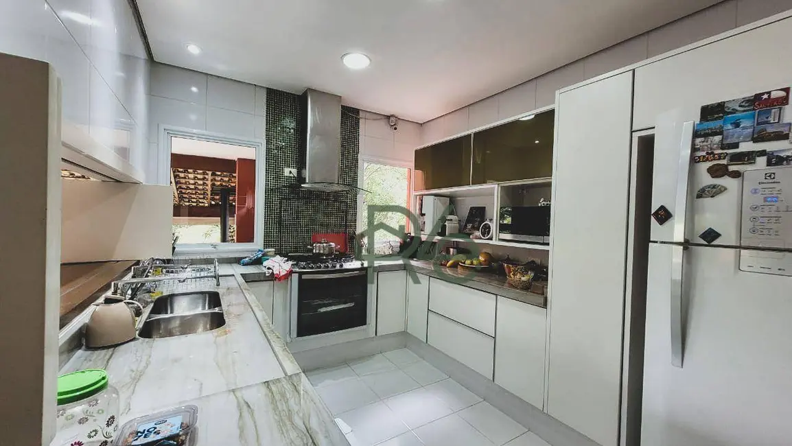 Foto 8 de Casa de Condomínio com 3 quartos à venda, 850m2 em Jardim São Vicente, Cotia - SP