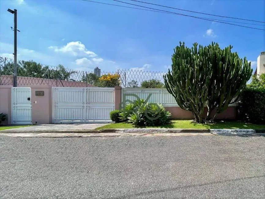 Casa de Condomínio com 3 quartos à venda, 947m2 em Chácara das Paineiras, Carapicuiba - SP - imagem 3 Foto 3 de Casa de Condomínio com 3 quartos à venda, 947m2 em Chácara das Paineiras, Carapicuiba - SP