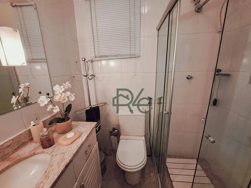 Casa de Condomínio com 3 quartos à venda, 300m2 em Praia do Jardim, Angra Dos Reis - RJ - imagem 7 Foto 7 de Casa de Condomínio com 3 quartos à venda, 300m2 em Praia do Jardim, Angra Dos Reis - RJ